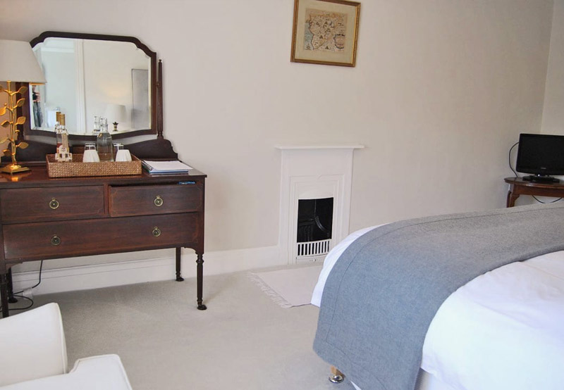 Town Side Room 